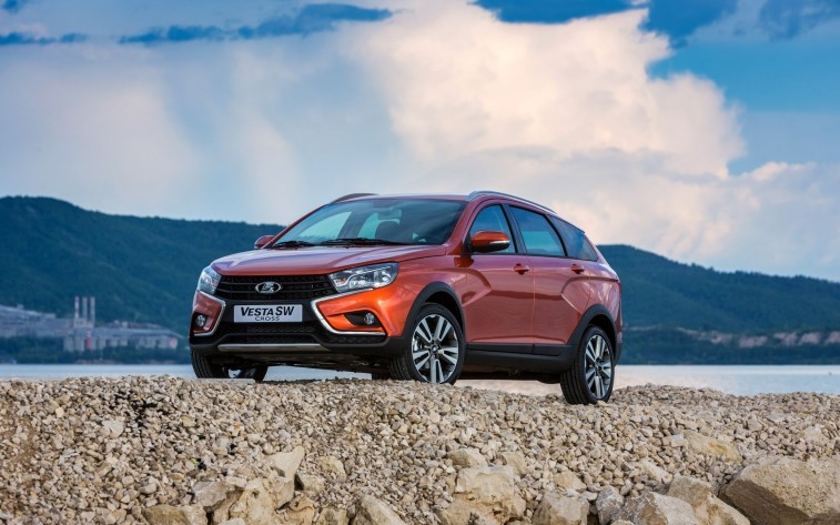 Lada Vesta SW ve Vesta SW Cross resim galerisi (30.04.2018)