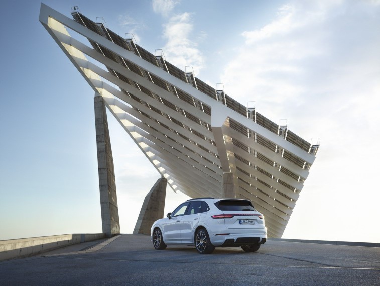 2019 Porsche Cayenne E-Hybrid resim galerisi (03.05.2018)