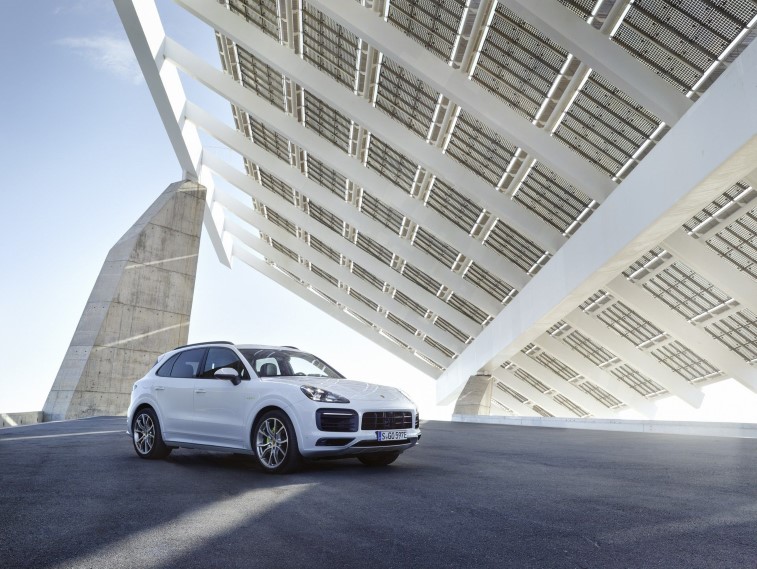 2019 Porsche Cayenne E-Hybrid resim galerisi (03.05.2018)