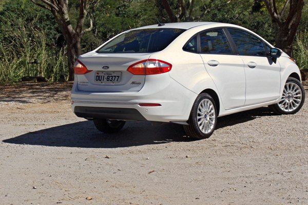 FORD FESTA SEDAN RESM GALERS