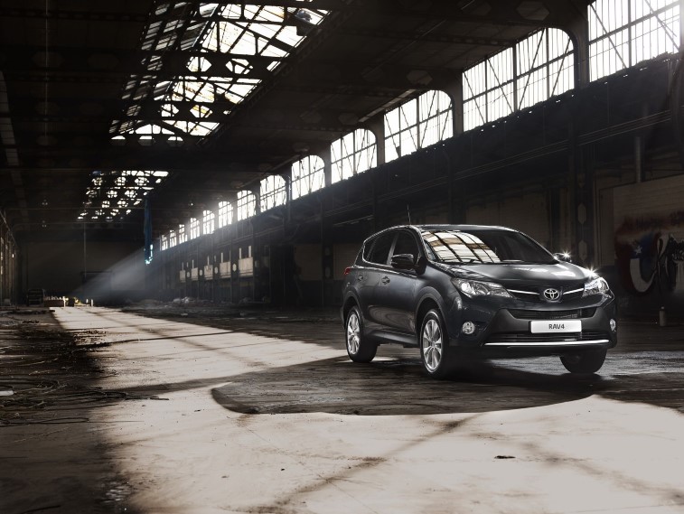 Toyota RAV4 resim galerisi (02.06.2018)