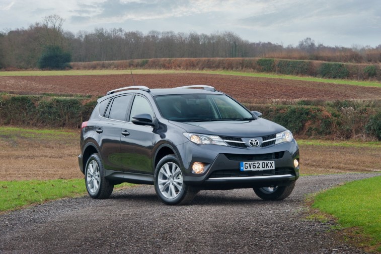 Toyota RAV4 resim galerisi (02.06.2018)