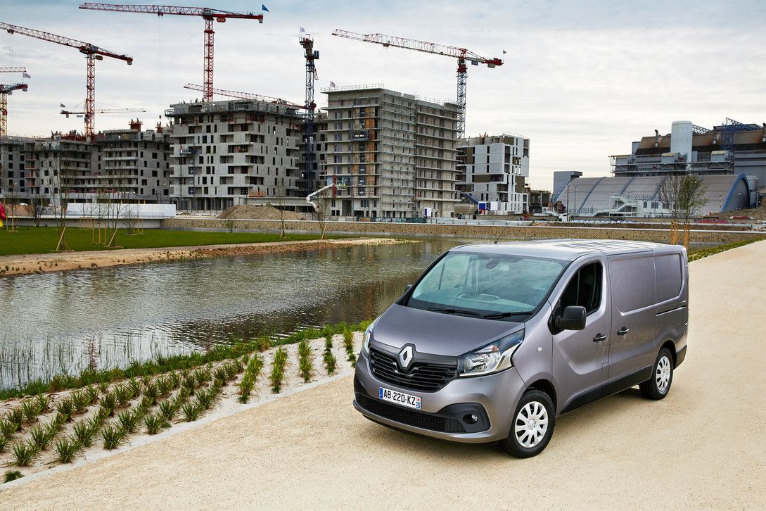 YEN 2014 RENAULT TRAFC DETAYLI RESM GALERS