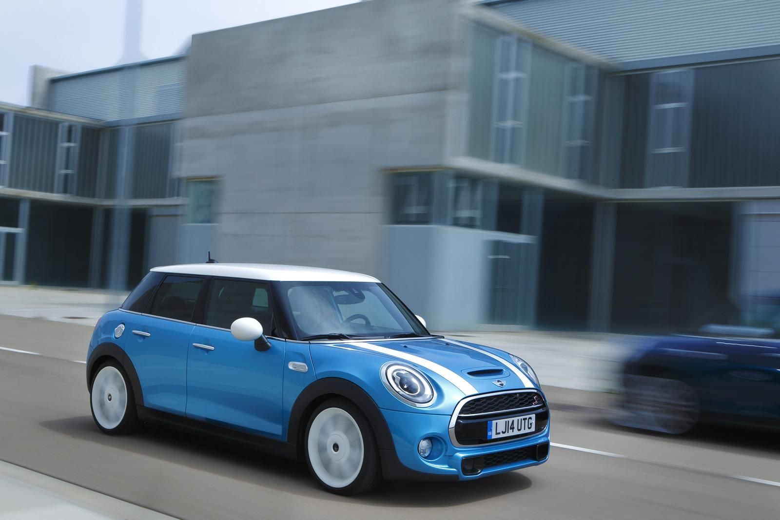 YEN BE KAPILI MN COOPER S DETAYLI RESM GALERS