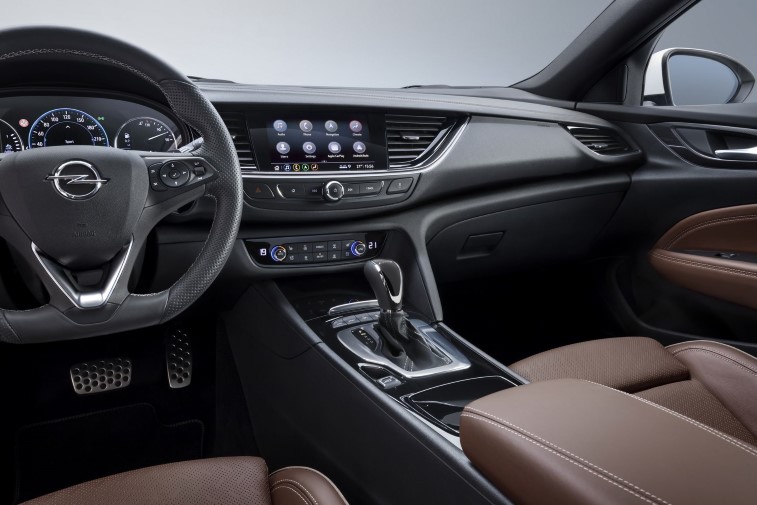 Opel Insignia yeni multimedya sistemi resim galerisi (07.06.2018)