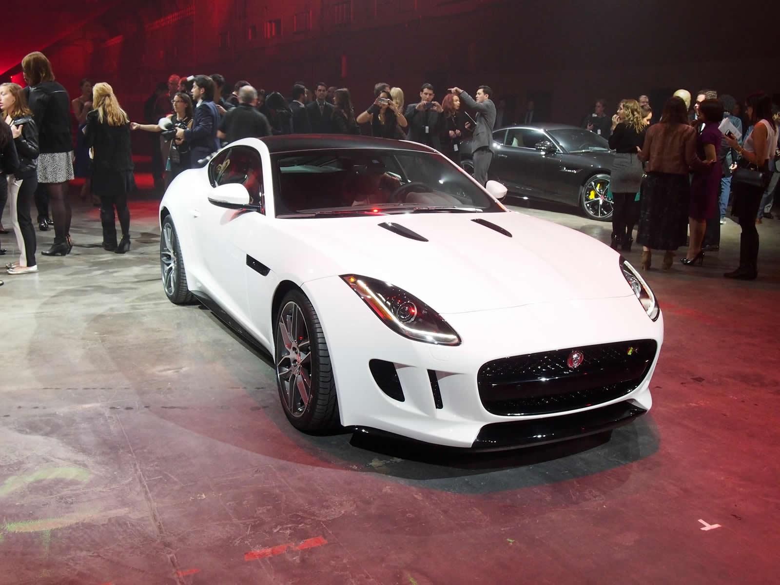 JAGUAR F-TYPE COUPE R RESM GALERS