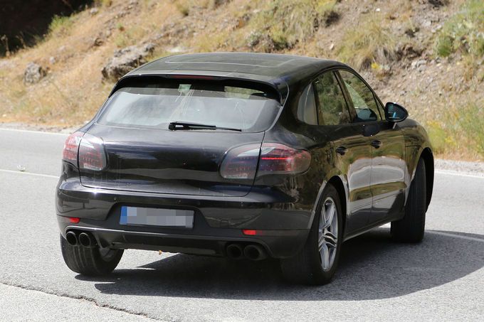 YEN PORSCHE MACAN HAFF KAMUFLAJLI RESM GALERS