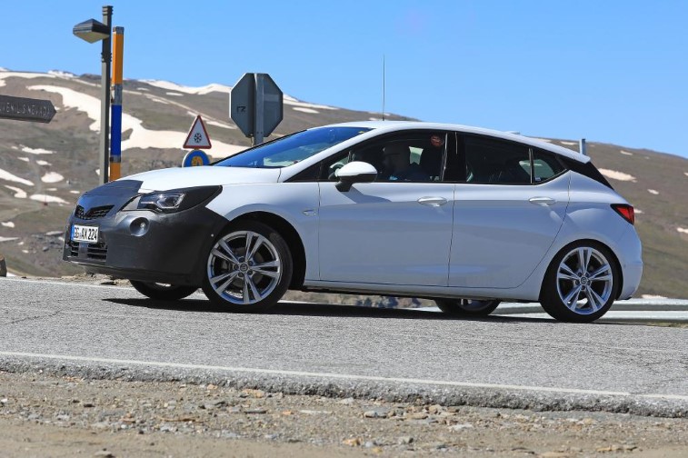 Makyajl 2019 Opel Astra resim galerisi (20.06.2018)