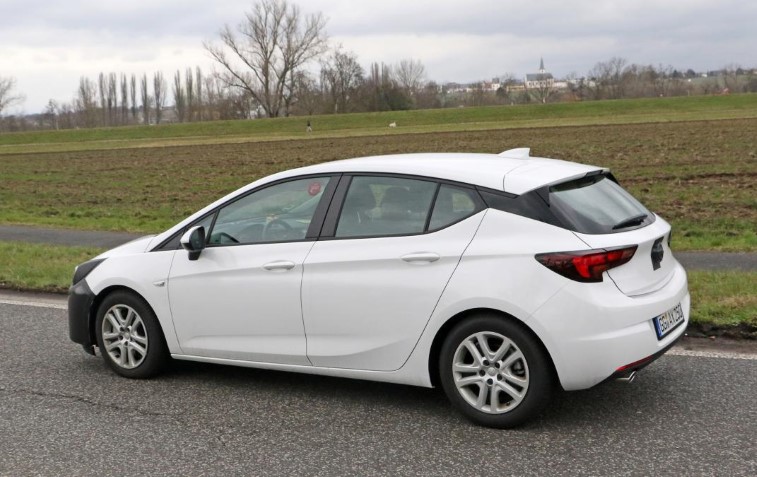 Makyajl 2019 Opel Astra resim galerisi (20.06.2018)