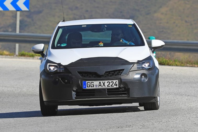 Makyajl 2019 Opel Astra resim galerisi (20.06.2018)