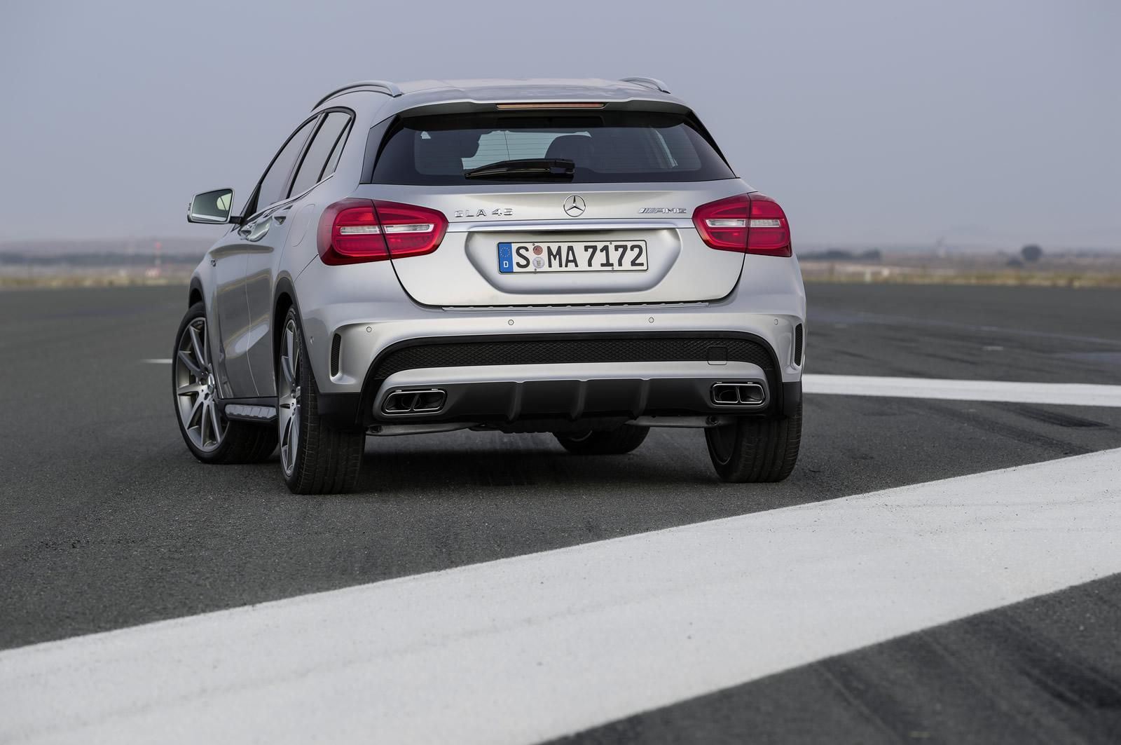 YEN MERCEDES GLA 45 AMG RESM FOTORAF GALERS