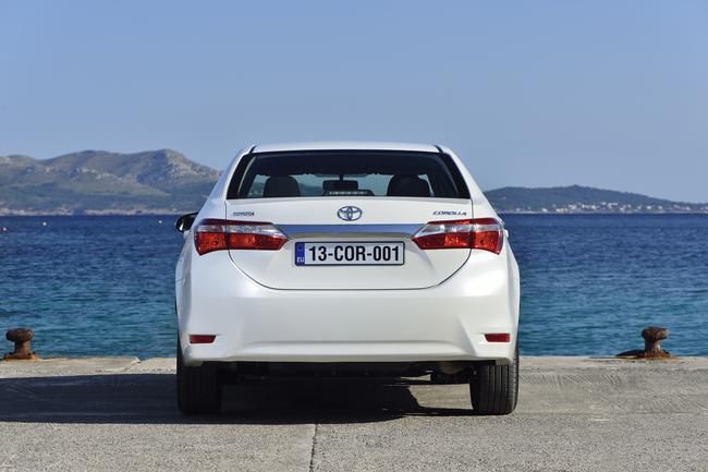 YEN TOYOTA COROLLA AYRINTILI RESM GALERS
