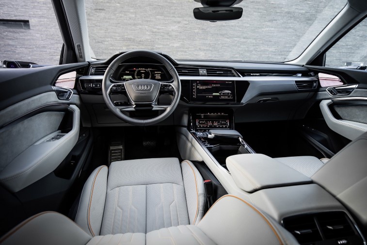 2019 Audi E-Tron resim galerisi
