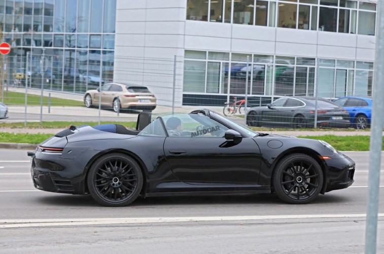 2019 Porsche 911 resim galerisi (01.08.2018)