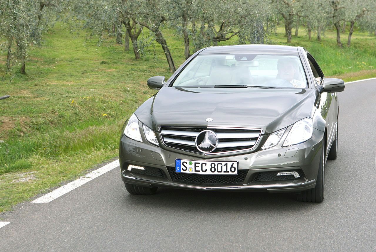 MERCEDES E COUPE (2010) GALER