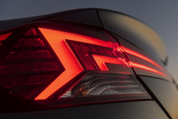 2019 Hyundai Elantra resim galerisi (23.08.2018)