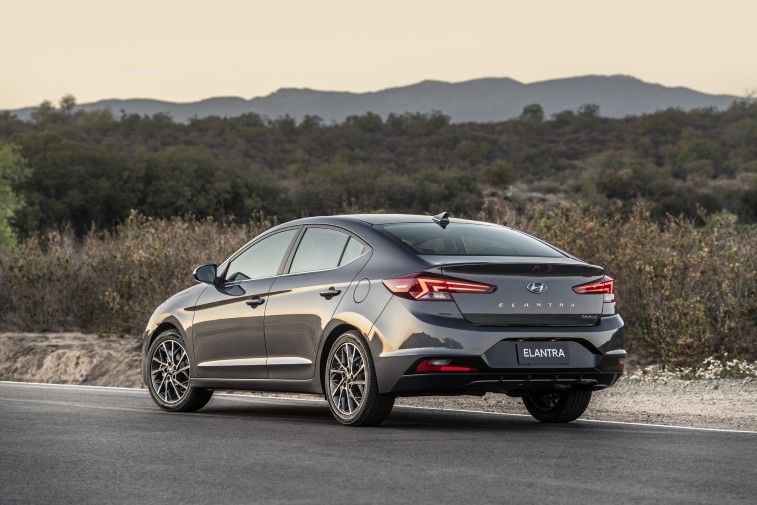 2019 Hyundai Elantra resim galerisi (23.08.2018)