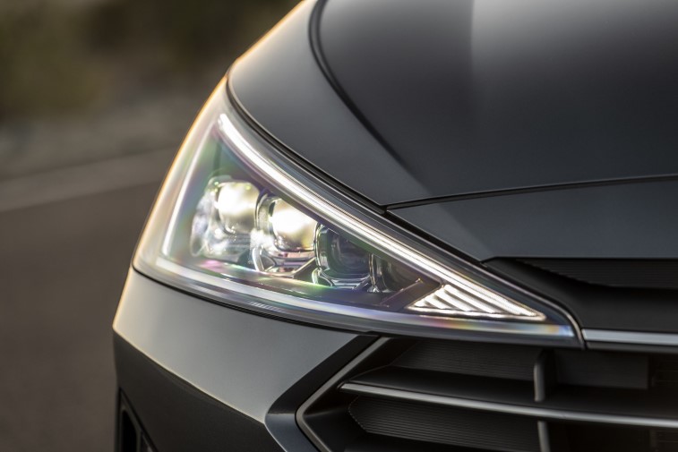 2019 Hyundai Elantra resim galerisi (23.08.2018)