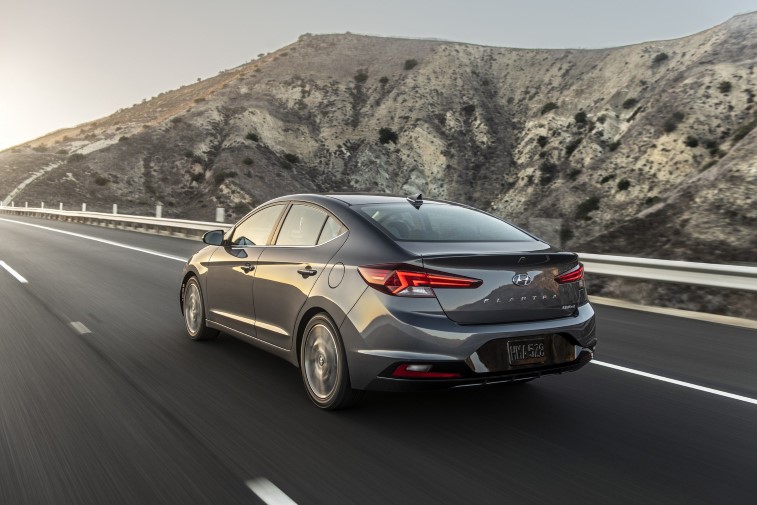 2019 Hyundai Elantra resim galerisi (23.08.2018)