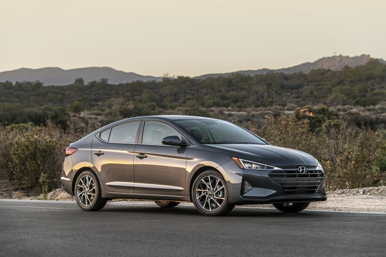 2019 Hyundai Elantra resim galerisi (23.08.2018)