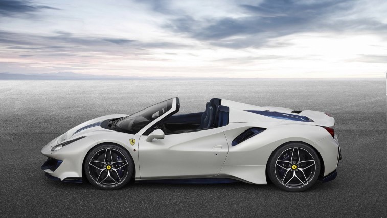 Ferrari 488 Pista Spider resim galerisi (26.08.2018)