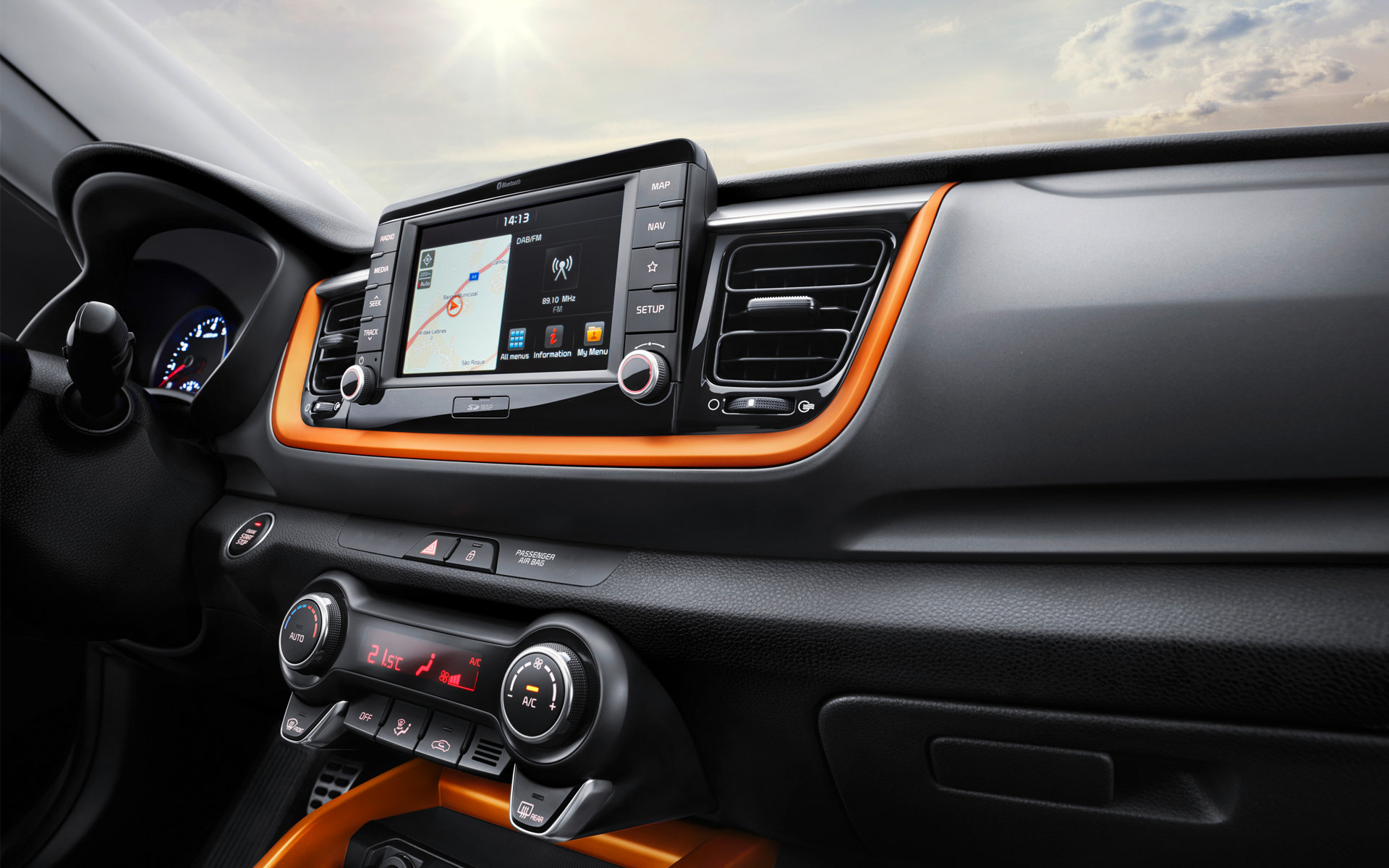 Kia Stonic resim galerisi (31.08.2018)