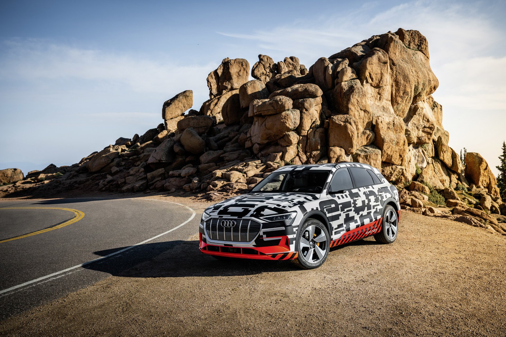 Audi E-Tron SUV resim galerisi (03.09.2018)