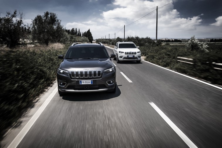 2019 Jeep Cherokee resim galerisi (09.09.2018)