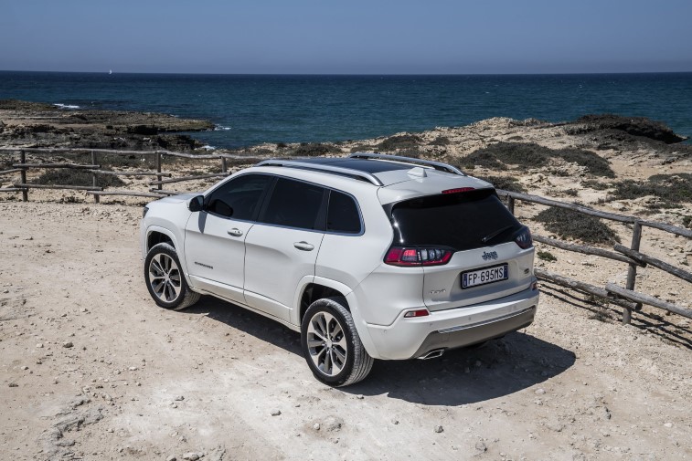 2019 Jeep Cherokee resim galerisi (09.09.2018)