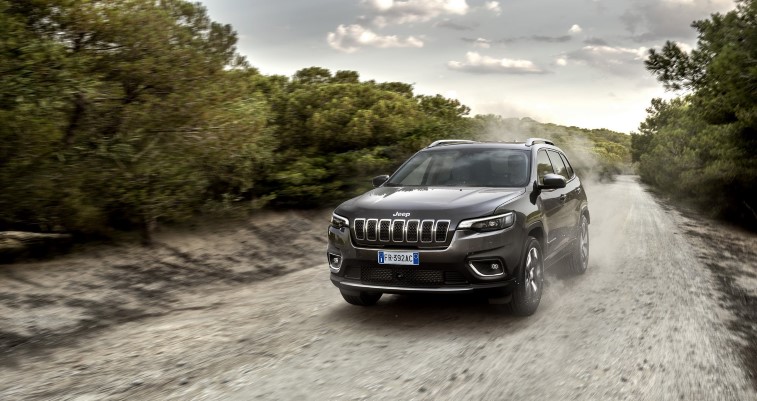 2019 Jeep Cherokee resim galerisi (09.09.2018)