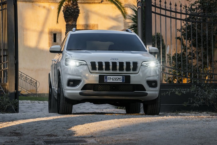 2019 Jeep Cherokee resim galerisi (09.09.2018)