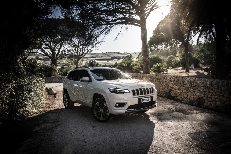 2019 Jeep Cherokee resim galerisi (09.09.2018)