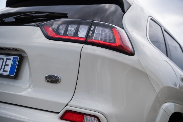 2019 Jeep Cherokee resim galerisi (09.09.2018)