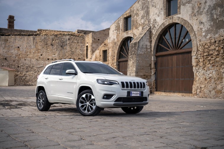 2019 Jeep Cherokee resim galerisi (09.09.2018)