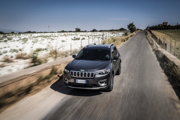 2019 Jeep Cherokee resim galerisi (09.09.2018)