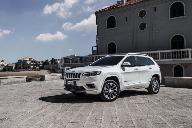 2019 Jeep Cherokee resim galerisi (09.09.2018)
