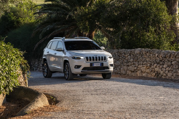 2019 Jeep Cherokee resim galerisi (09.09.2018)
