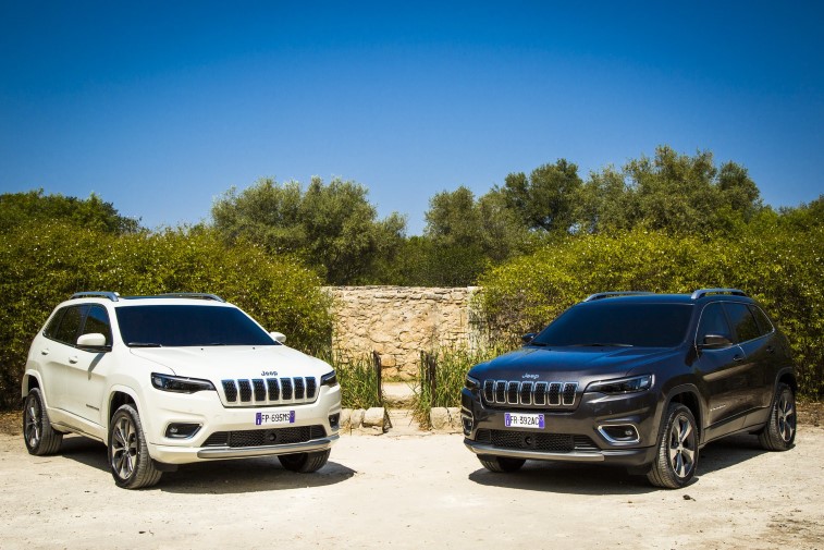 2019 Jeep Cherokee resim galerisi (09.09.2018)