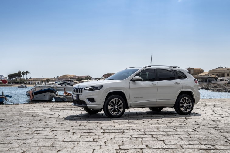 2019 Jeep Cherokee resim galerisi (09.09.2018)