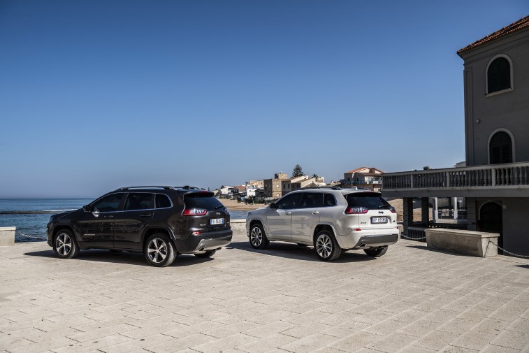 2019 Jeep Cherokee resim galerisi (09.09.2018)