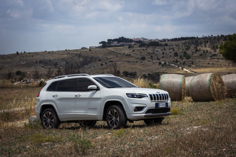 2019 Jeep Cherokee resim galerisi (09.09.2018)
