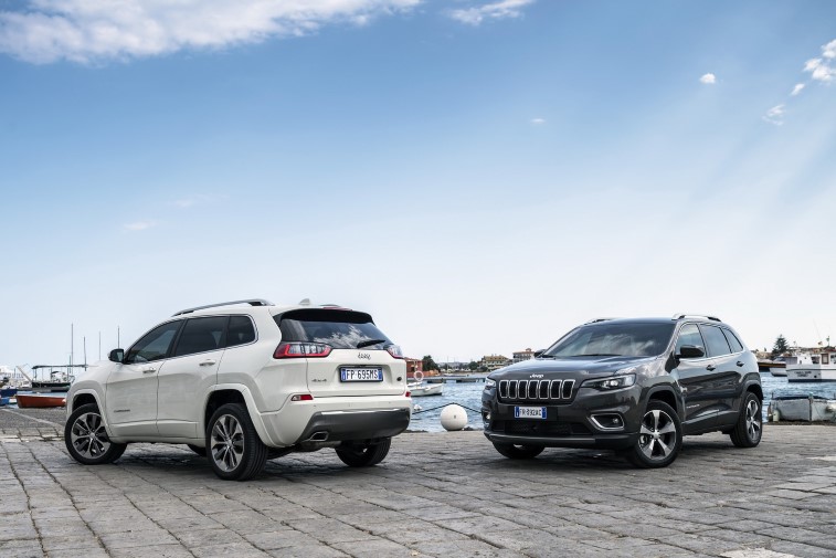2019 Jeep Cherokee resim galerisi (09.09.2018)