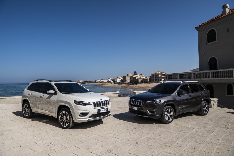 2019 Jeep Cherokee resim galerisi (09.09.2018)