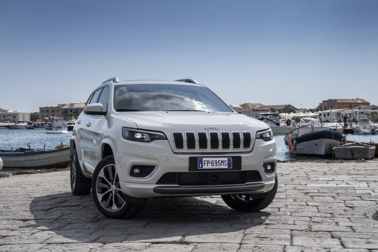 2019 Jeep Cherokee resim galerisi (09.09.2018)