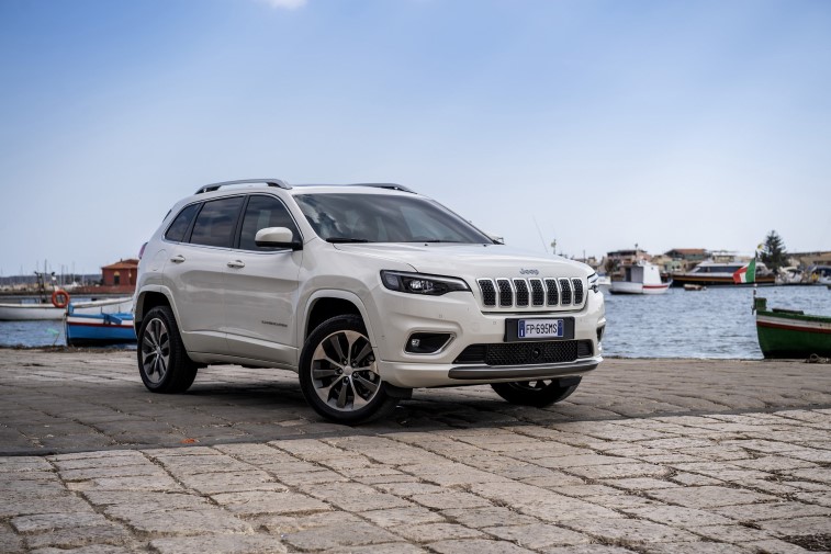 2019 Jeep Cherokee resim galerisi (09.09.2018)