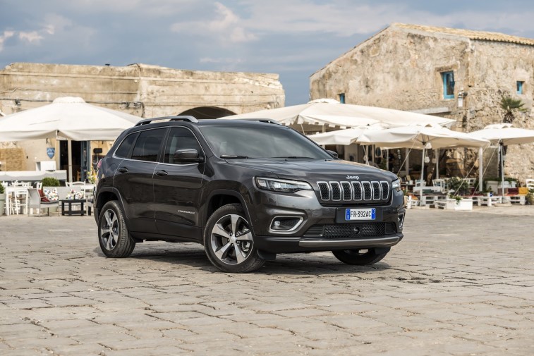 2019 Jeep Cherokee resim galerisi (09.09.2018)