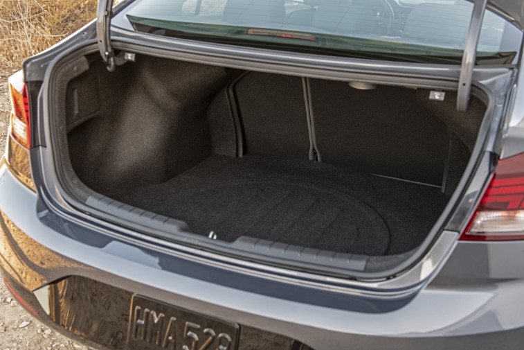 2019 Hyundai Elantra resim galerisi (10.09.2018)