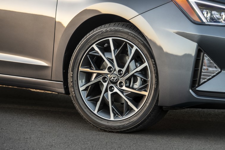 2019 Hyundai Elantra resim galerisi (10.09.2018)