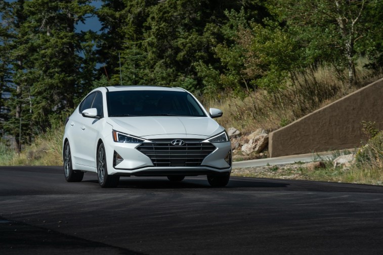 2019 Hyundai Elantra resim galerisi (10.09.2018)
