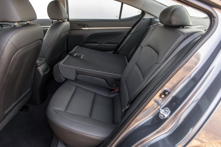 2019 Hyundai Elantra resim galerisi (10.09.2018)